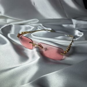 gafas en rosa con diseño del jaguar