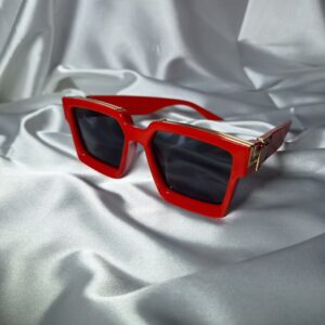 gafas de sol únicas en rojo